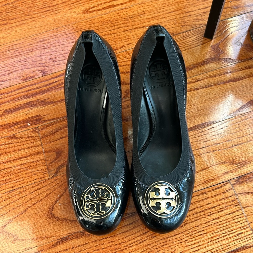 Tory Burch pumps with logo - classic - 8.5 size